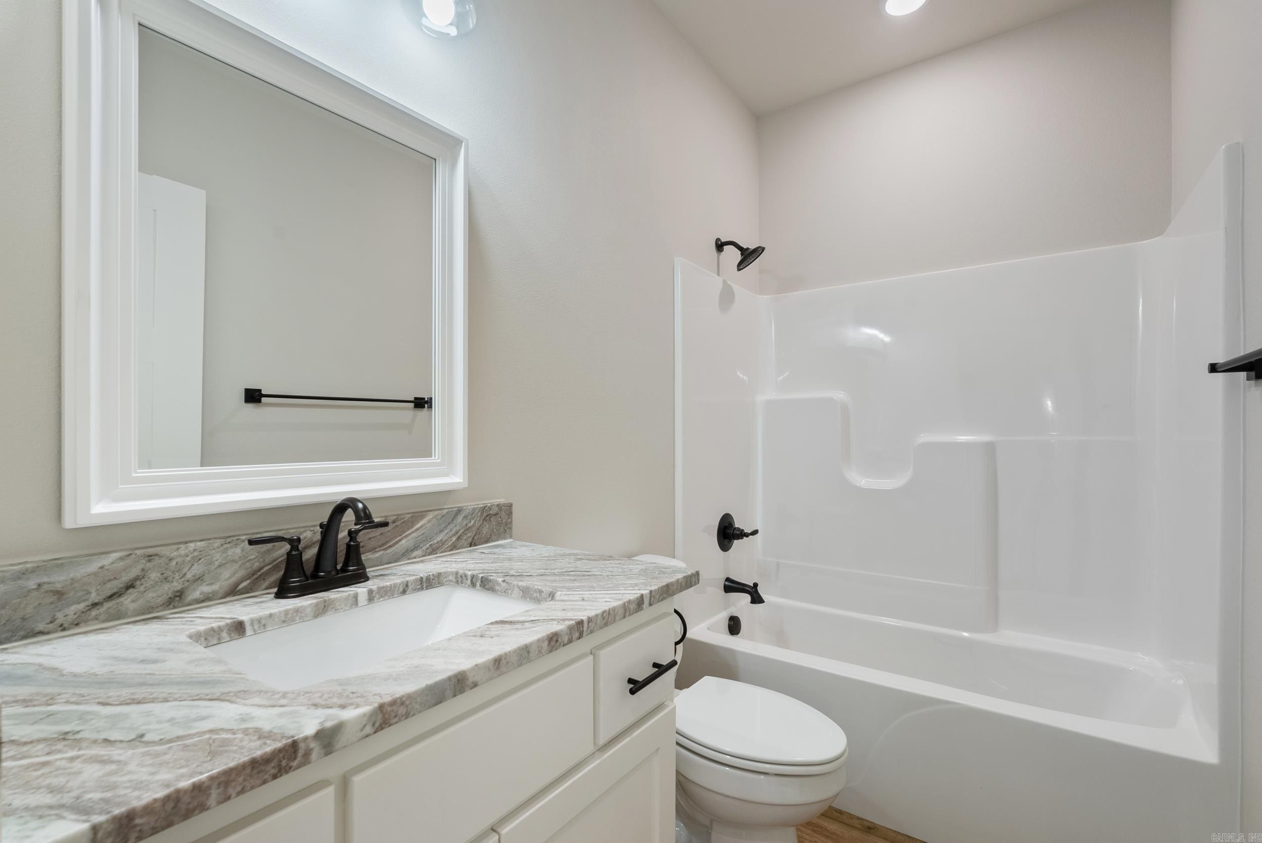 21 Mountain Grove Road. Greenbrier, AR 72058