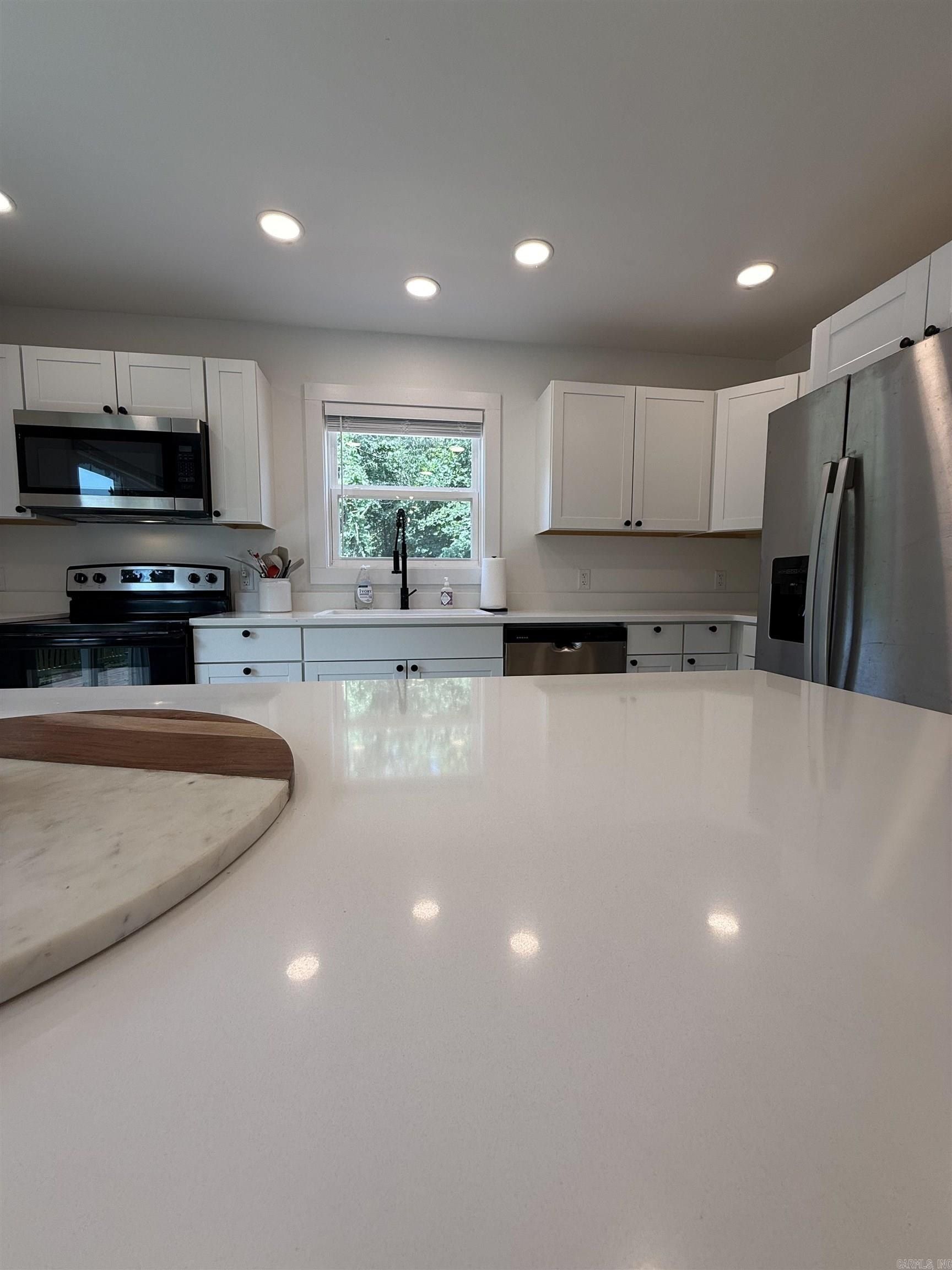 625 Bens Circle. Clinton, AR 72031