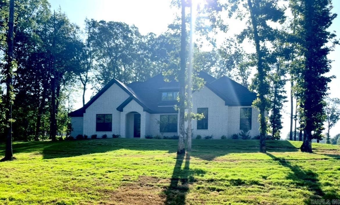 208 Clearview. Benton, AR 72019