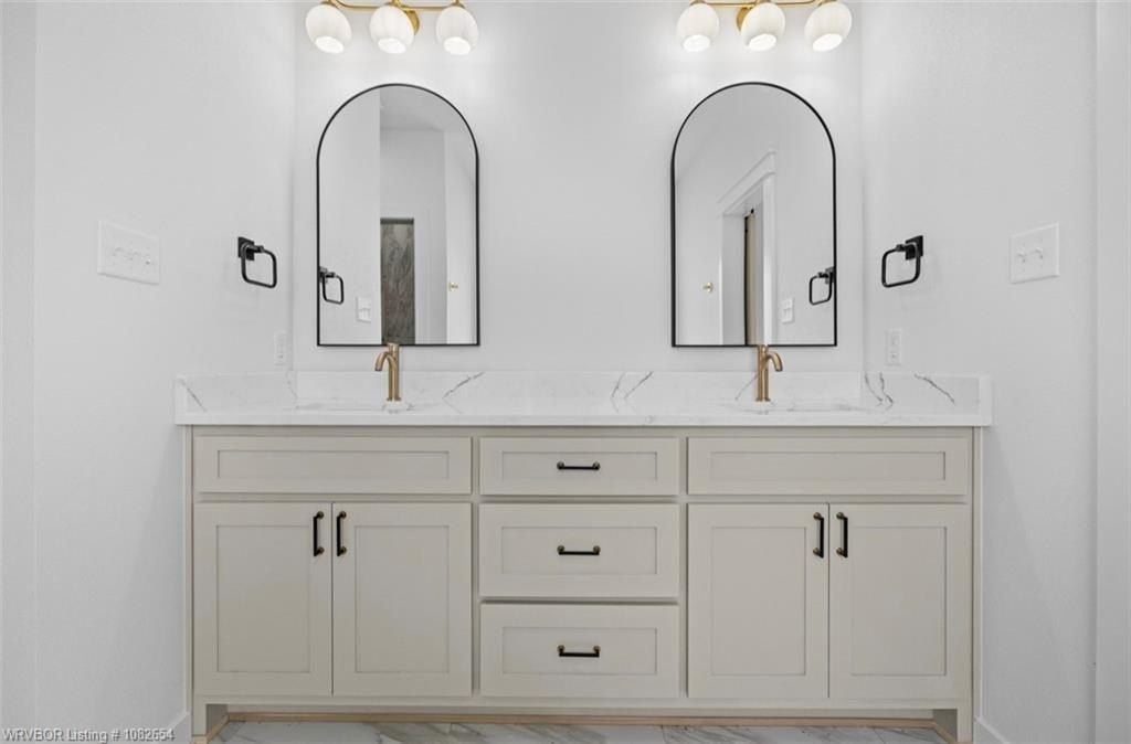 514 Buffalo Pass. Barling, AR 72923