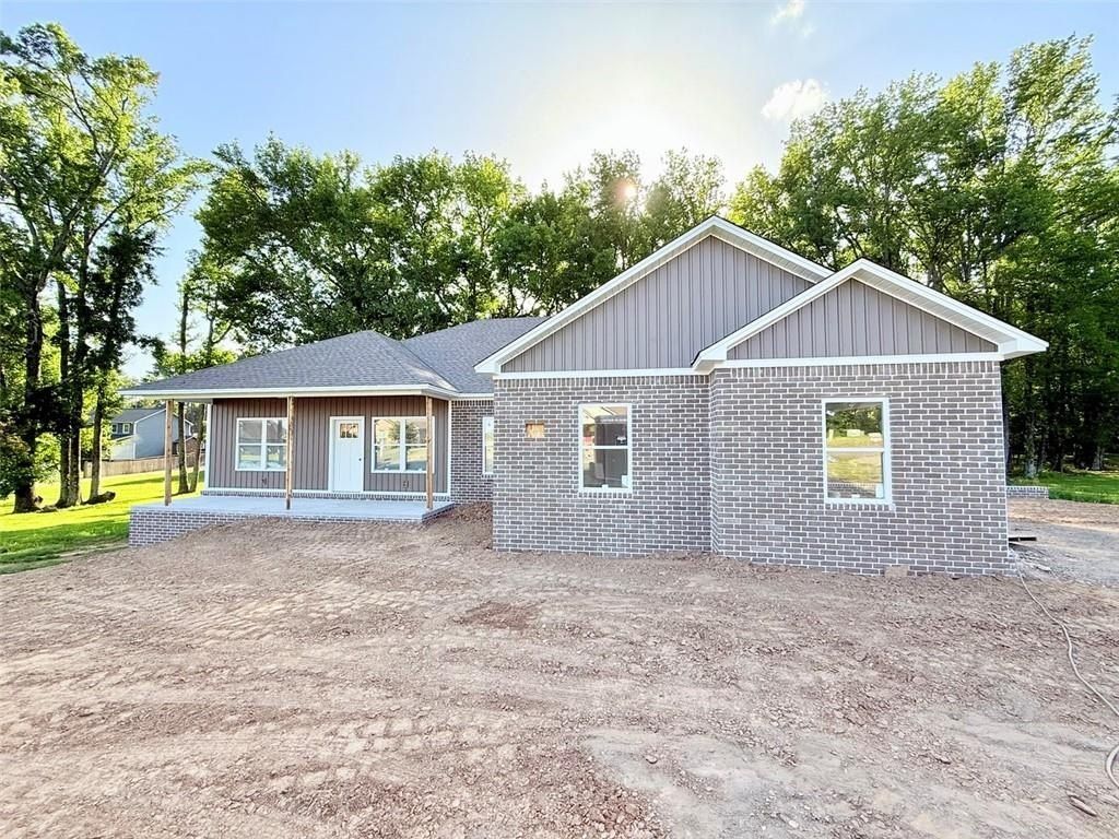 340 Stonegate  Dr. Russellville, AR 72802