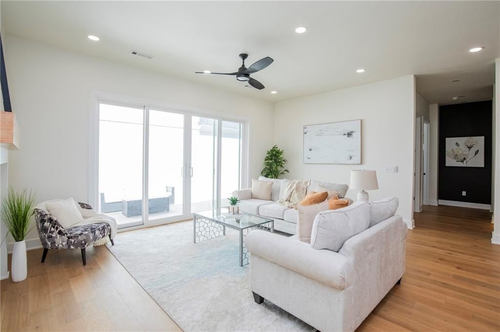 3406 Scoggins  Rd. Bentonville, AR 72713