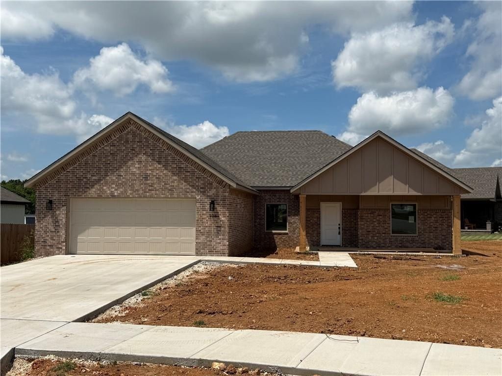 103  W Watson  Ln. Farmington, AR 72730