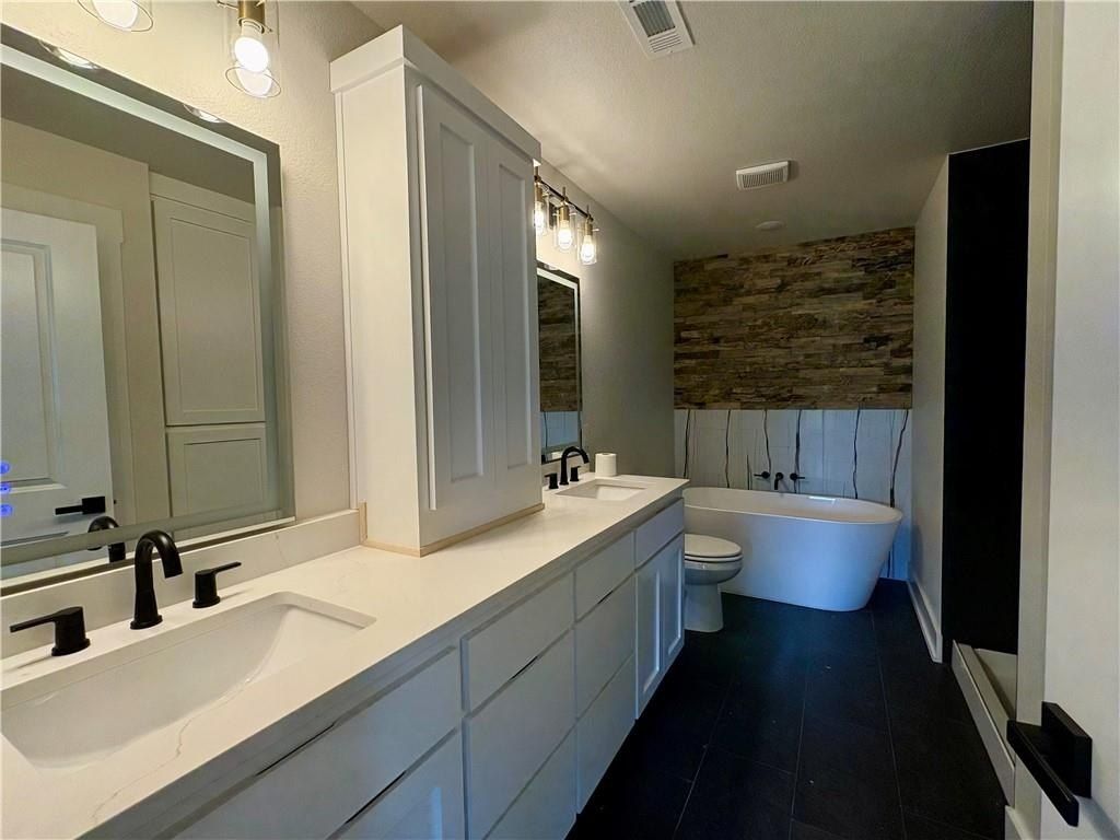 1145 John Renfroe  Rd. Pea Ridge, AR 72751