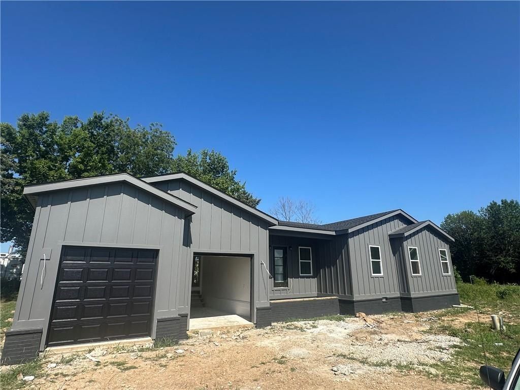 82500623021 To Be 202 Forest  Ave. Green Forest, AR 72638