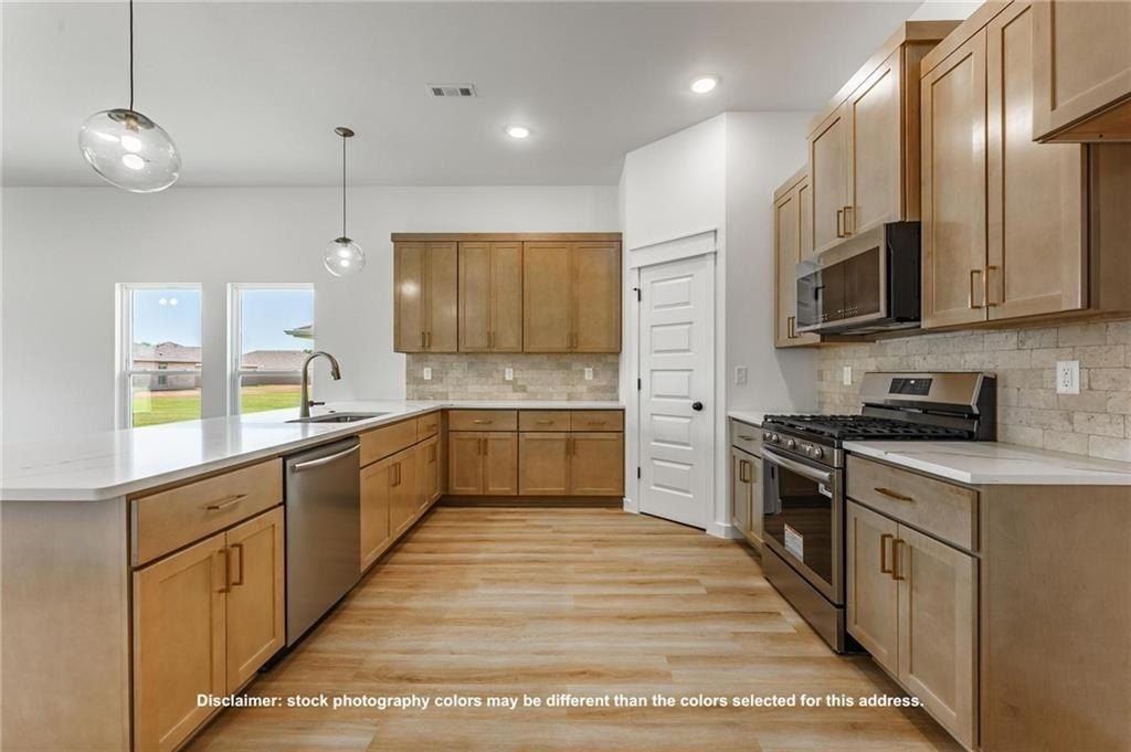 1100 Ari  Ave. Centerton, AR 72719