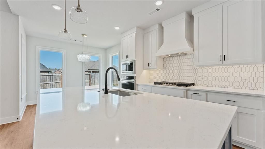 950 Moksha  St. Centerton, AR 72719