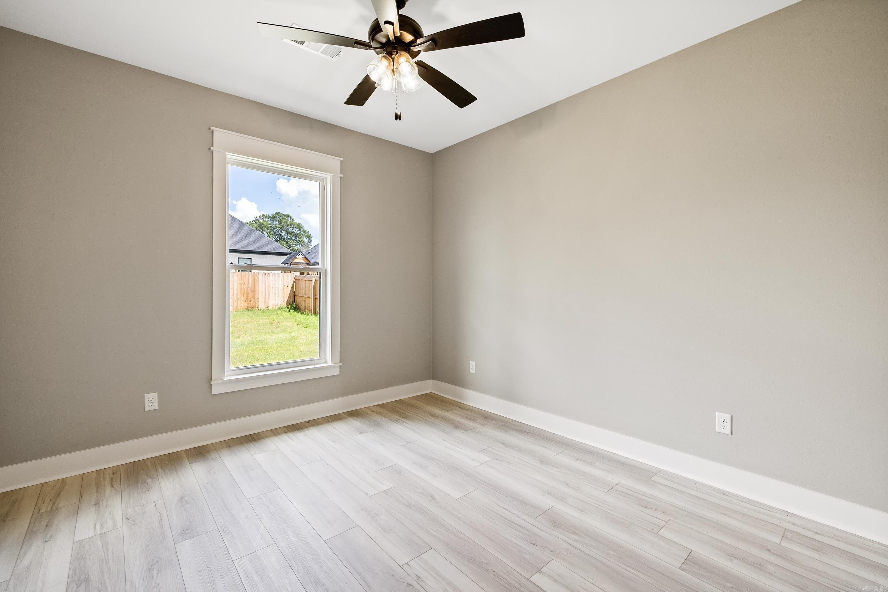 6048 Majestic Waters Drive. Benton, AR 72019