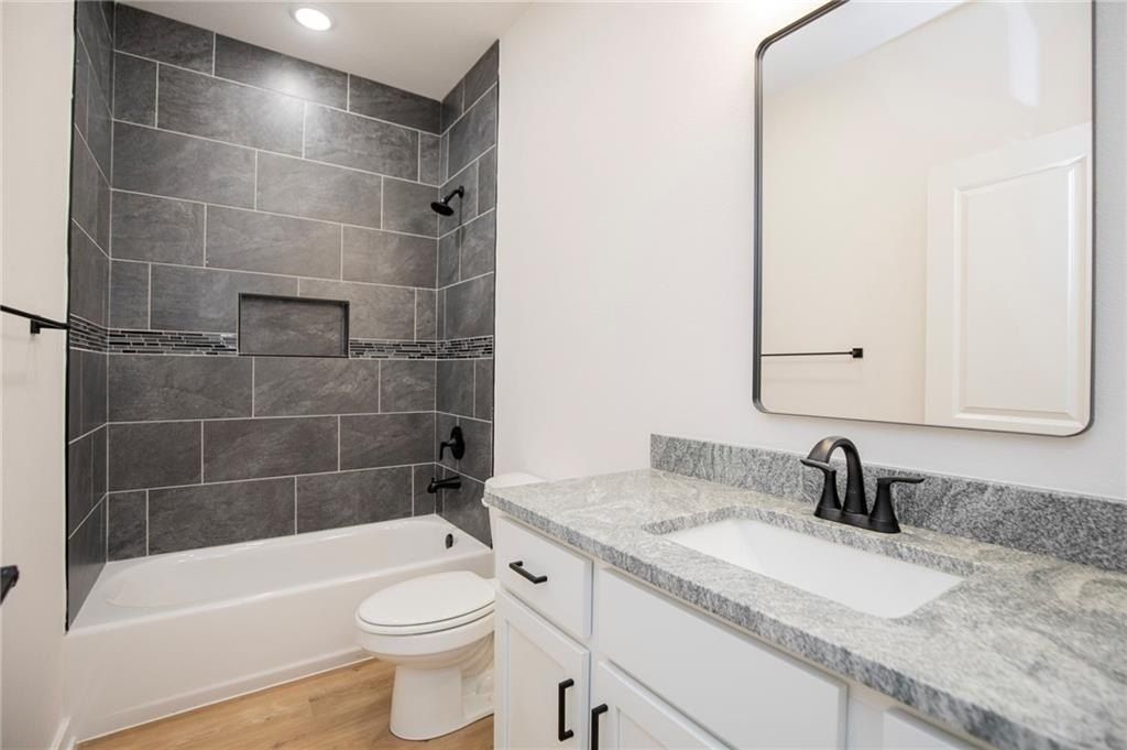 8 Epping  Dr. Bella Vista, AR 72714