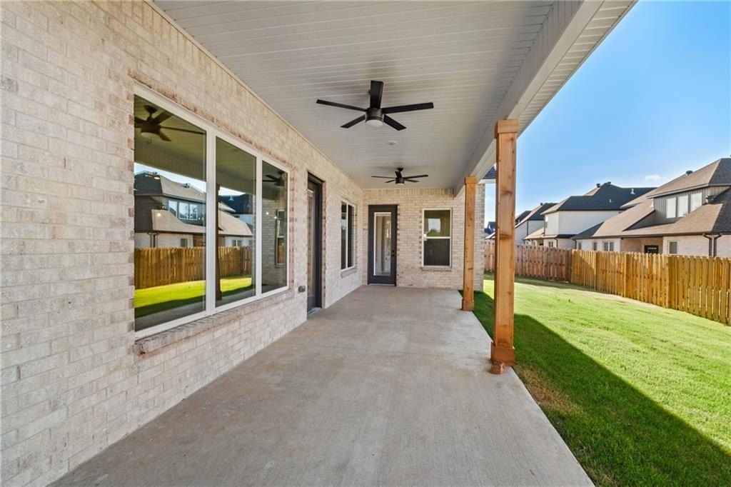 1860 Peacock  Rd. Centerton, AR 72719