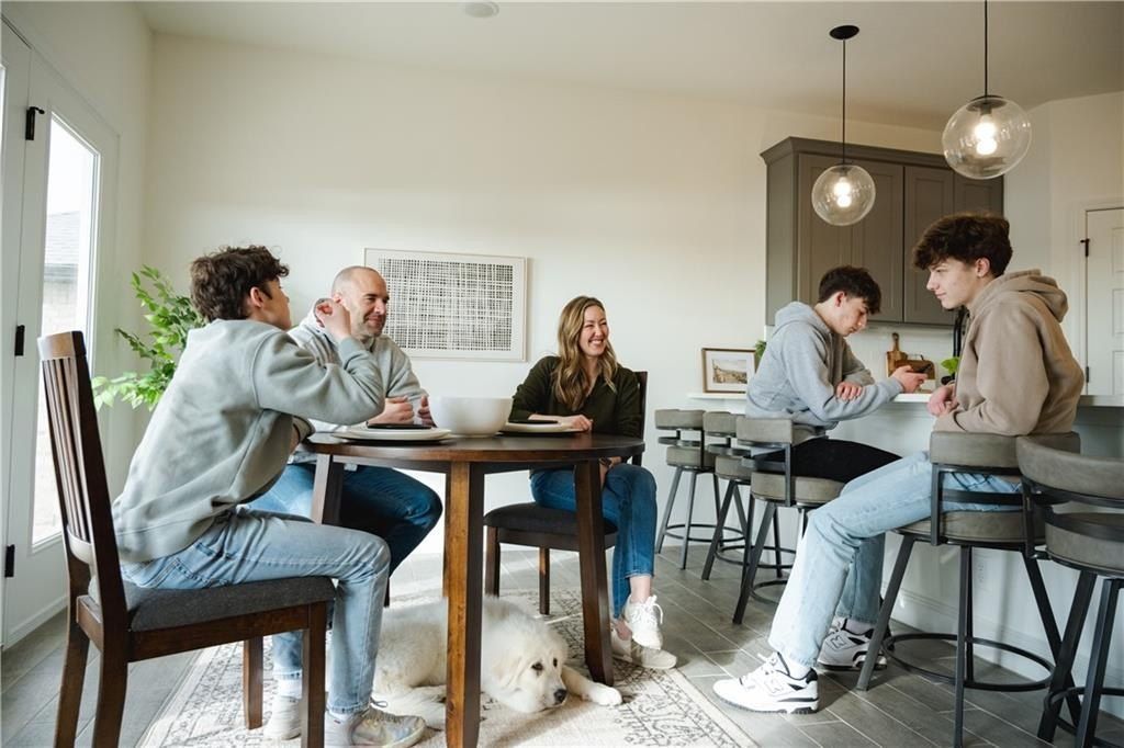 3607  N Wiley  Dr. Siloam Springs, AR 72761