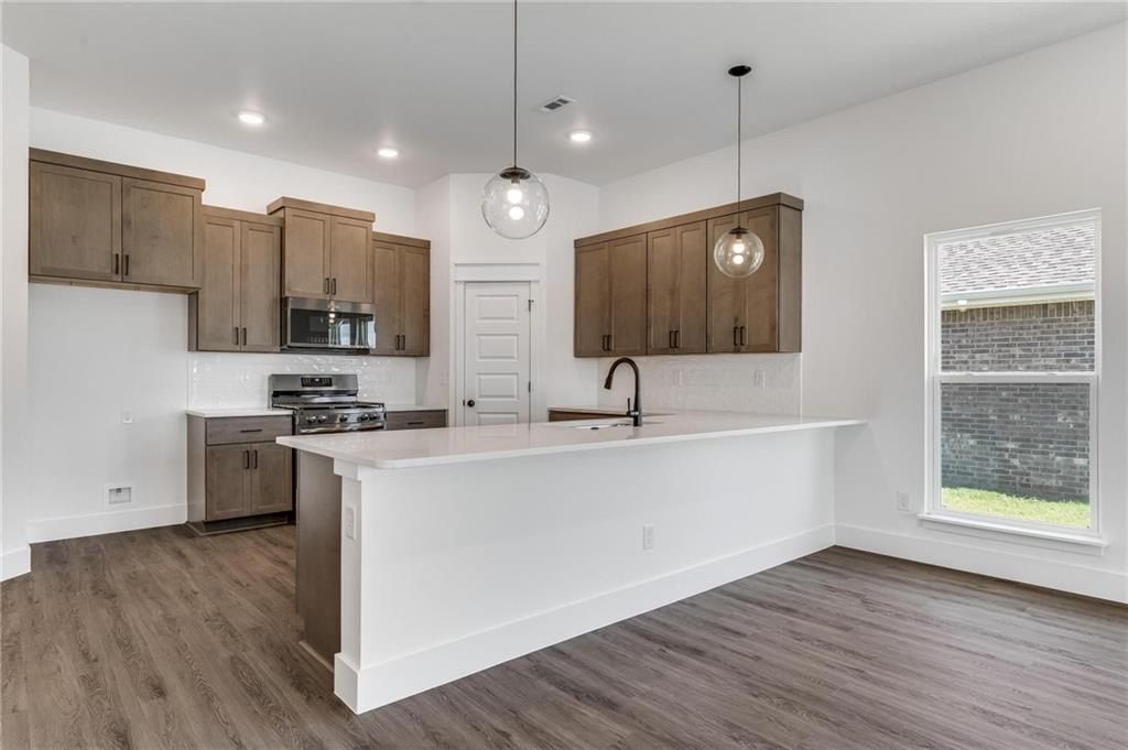 1721 Ferguson  St. Pea Ridge, AR 72751