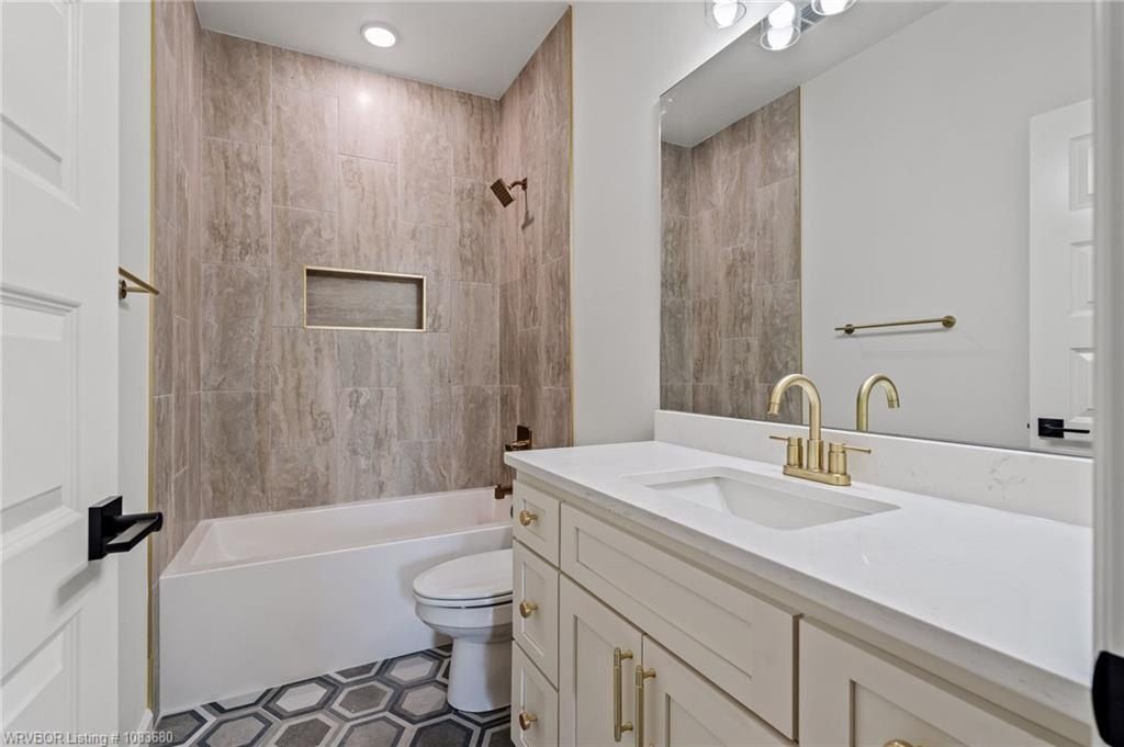 3009 Fairway  Ln. Fort Smith, AR 72908