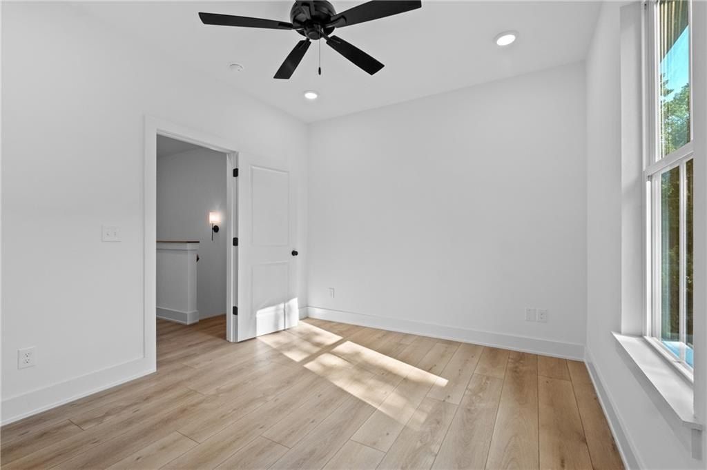 588  S Willow  Ave Unit 1 And 2. Fayetteville, AR 72701