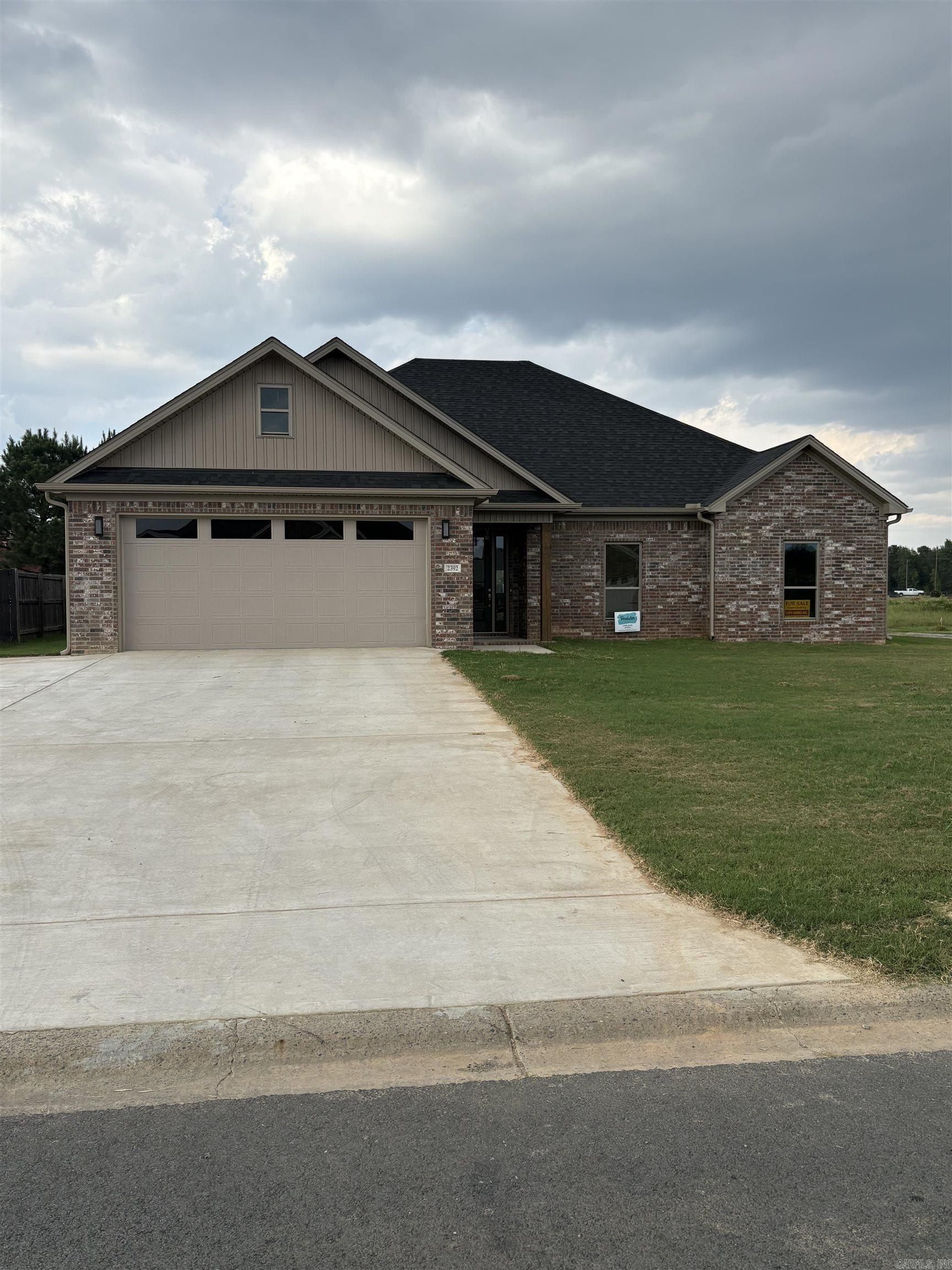 2392 Lakewood Circle. Cabot, AR 72023