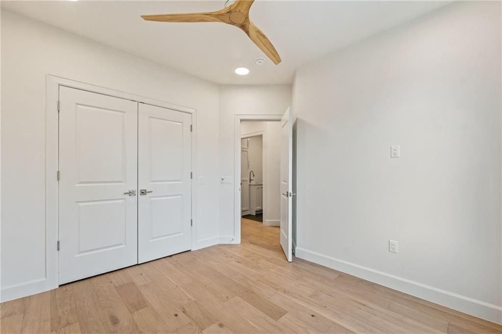 427  Se B  St. Bentonville, AR 72712