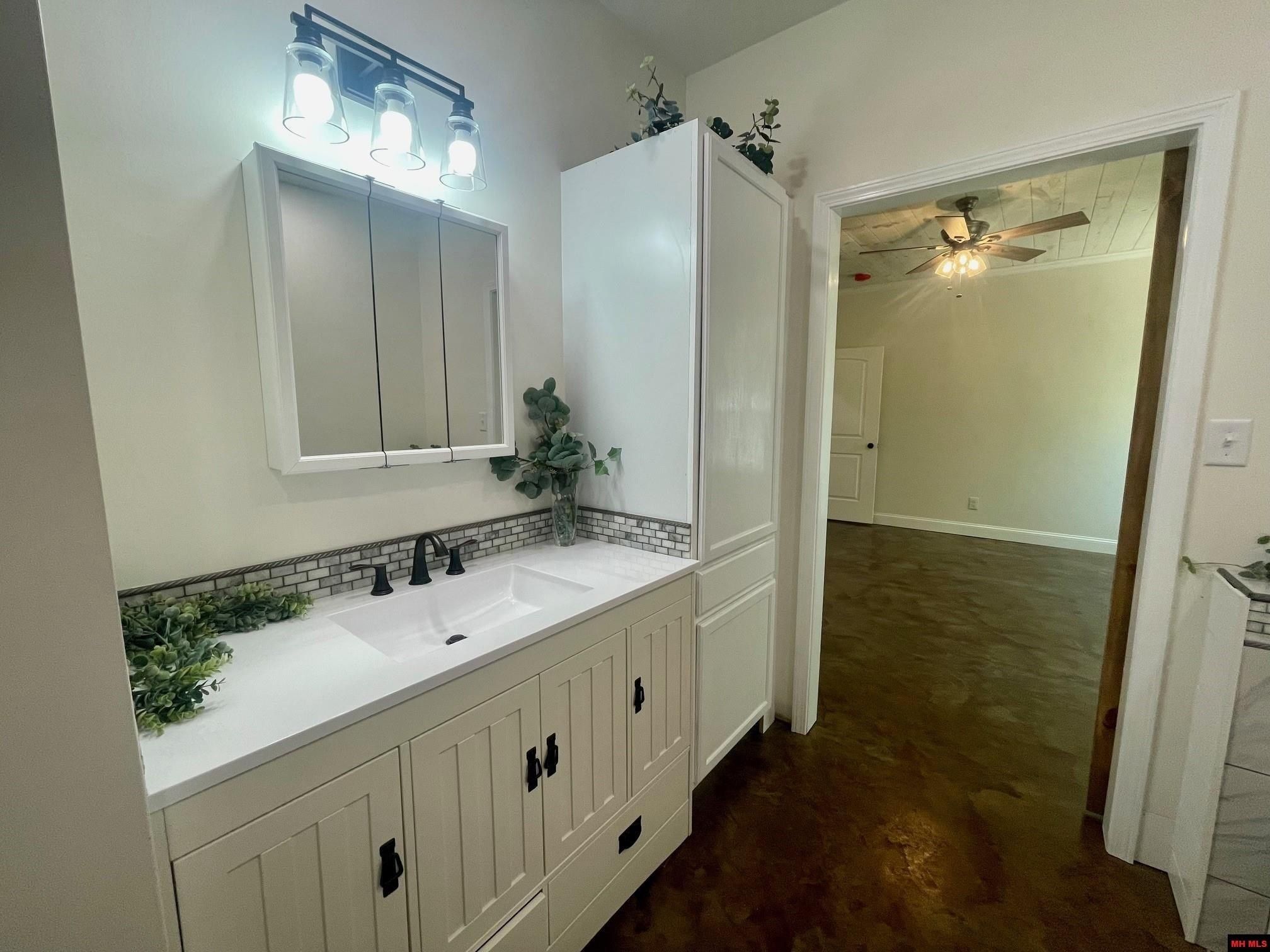 21 Sagebrush Lane. Yellville, AR 72687