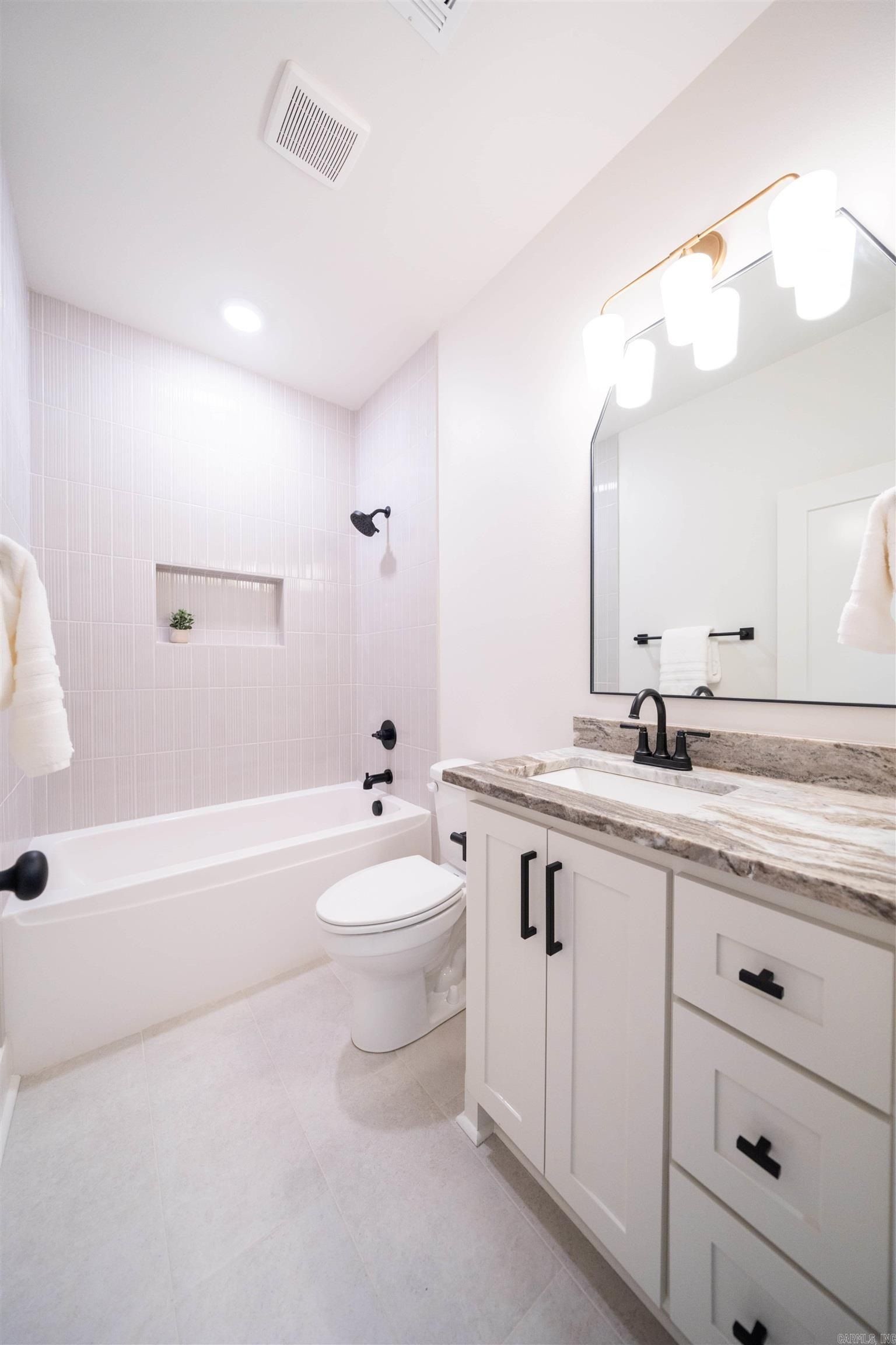 70 Corniche Cove. Maumelle, AR 72113