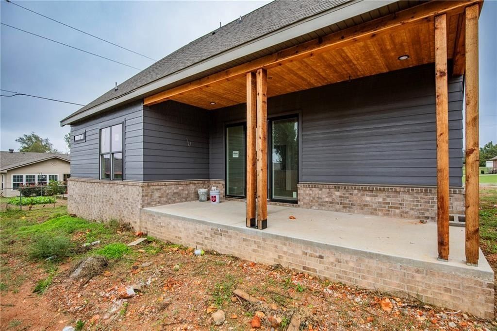 2327  W Seminole  Dr. Rogers, AR 72758