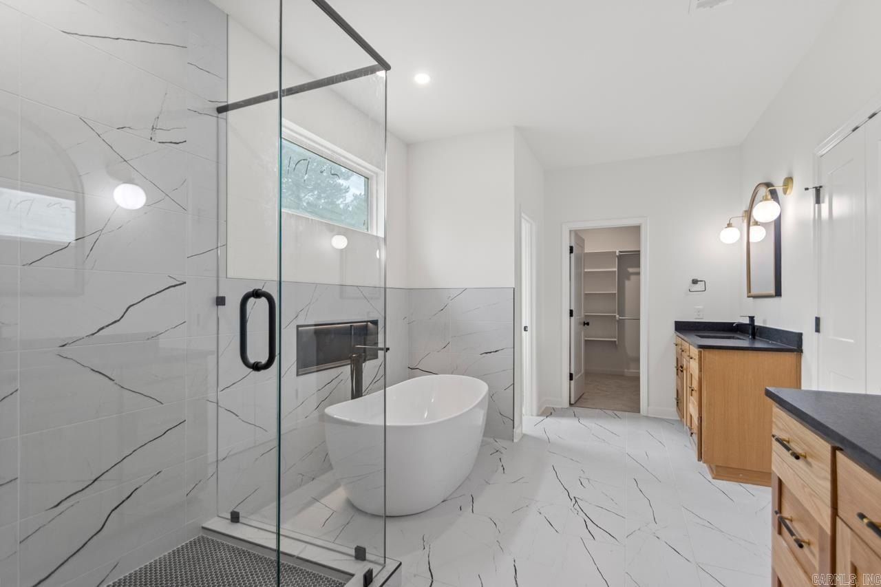 5676 Shore Drive. Hensley, AR 72065