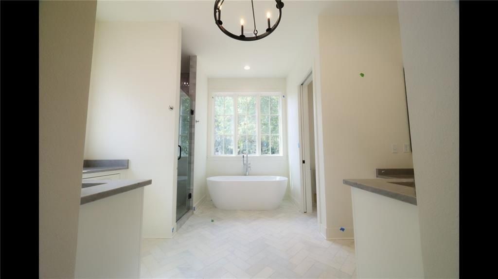 932 Highland  Ave. Fayetteville, AR 72701