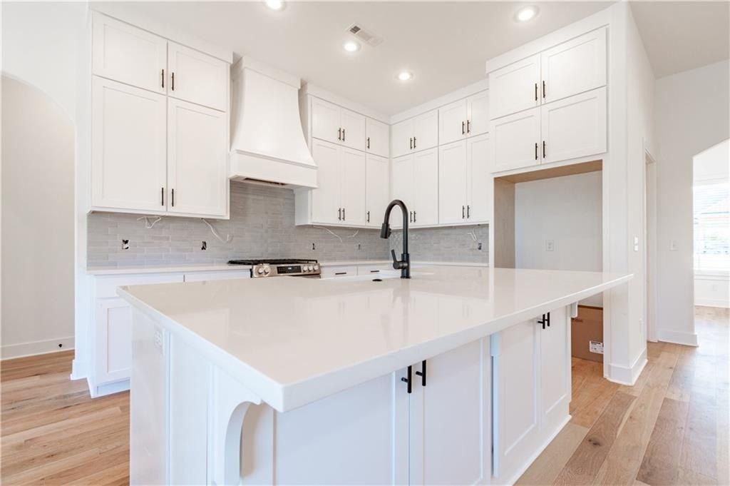 11945 Clyde Carnes  Rd. Farmington, AR 72730