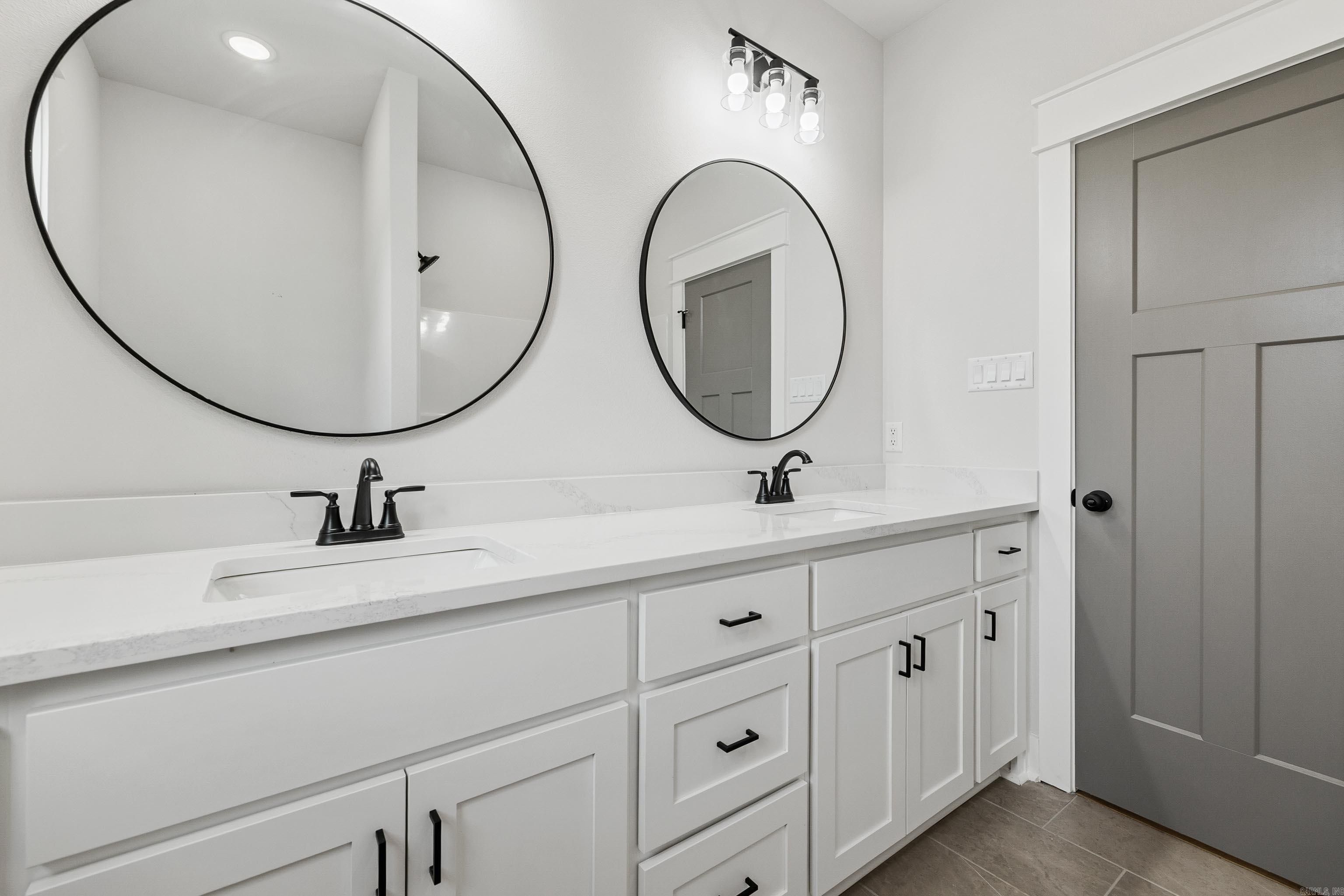 9706 Gunter Loop. Benton, AR 72019