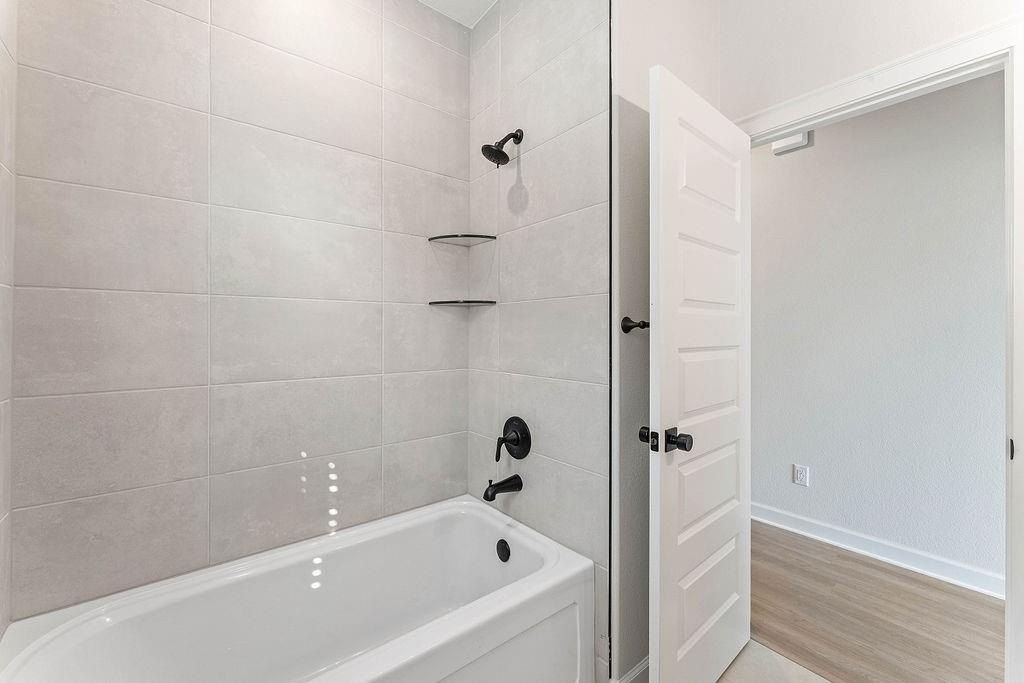 2112 Silk  St. Pea Ridge, AR 72751