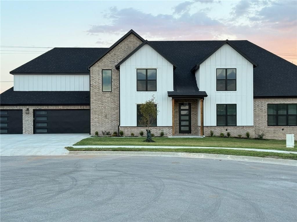 100 Collins  Wy. Centerton, AR 72719