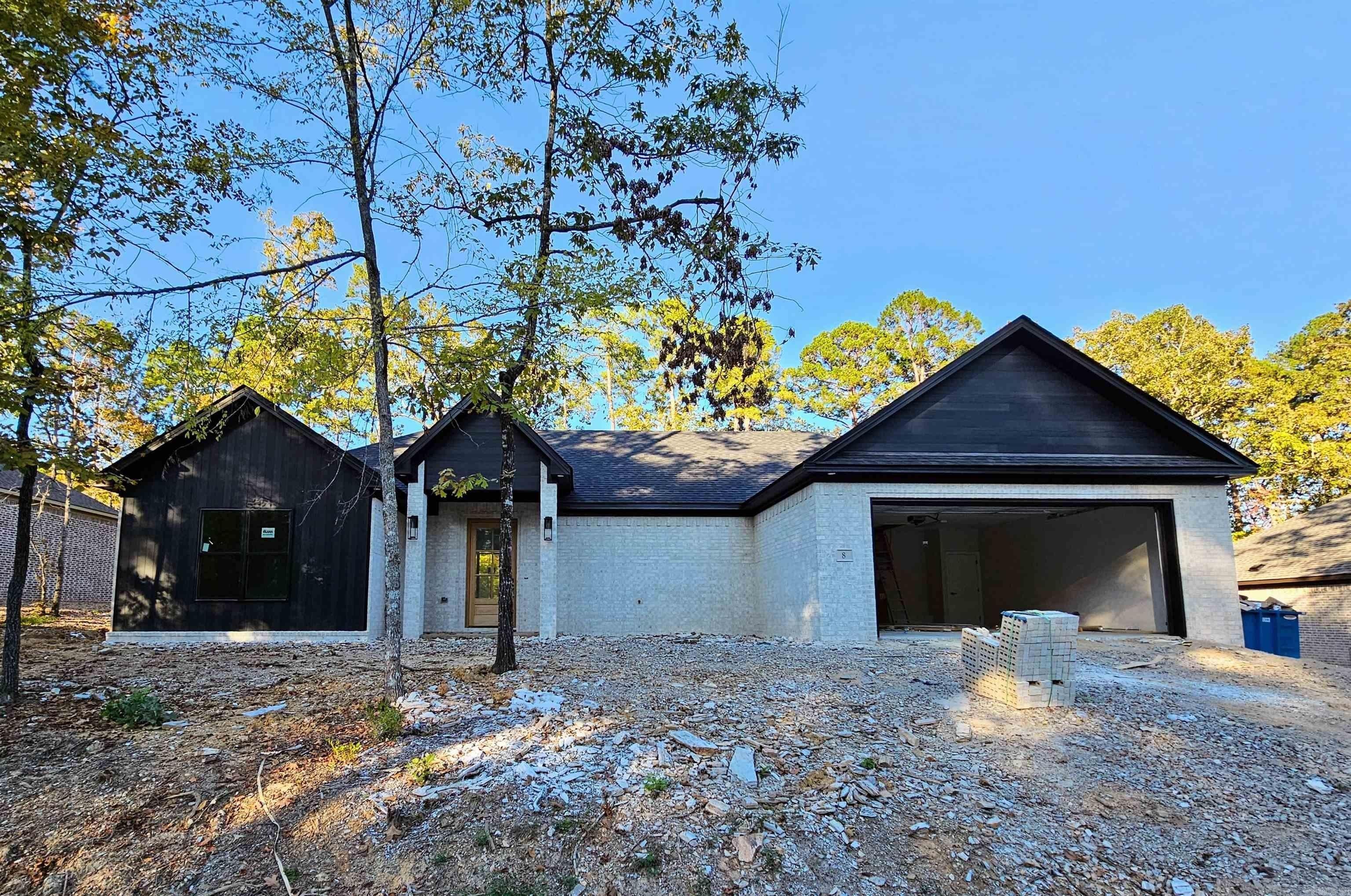 8 Acambaro Place. Hot Springs Village, AR 71909