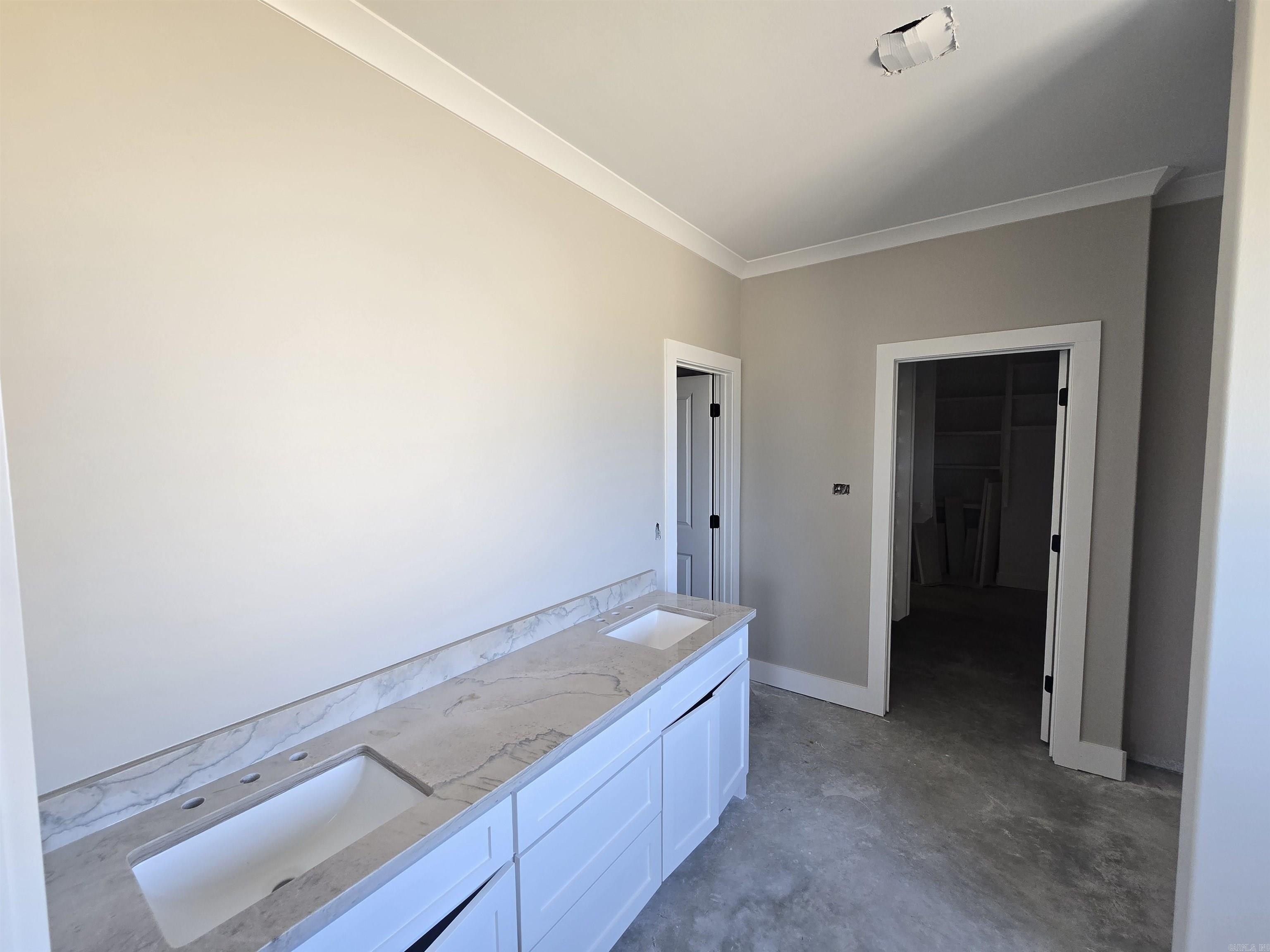 4000 Creek Top. Bauxite, AR 72011