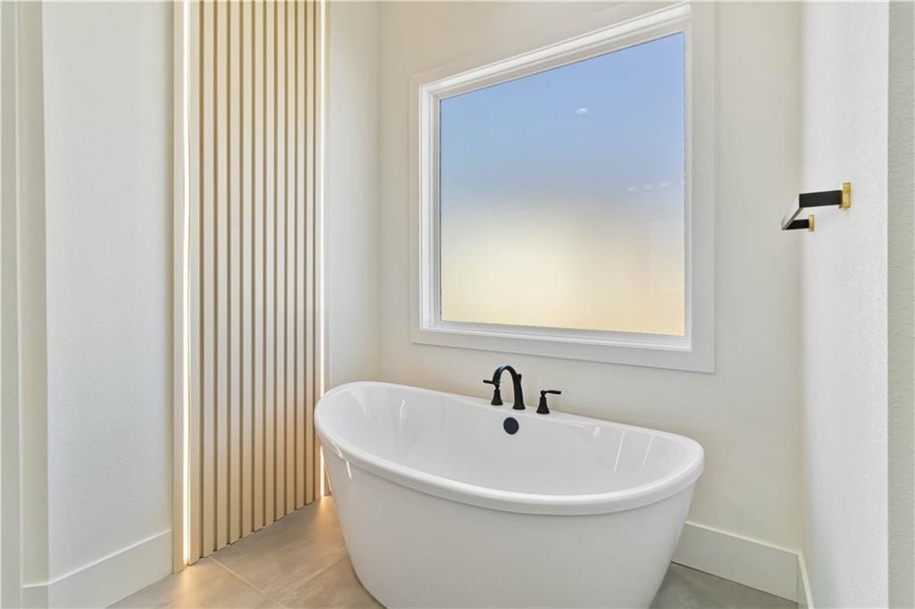 816  Nw 11Th  St. Bentonville, AR 72712