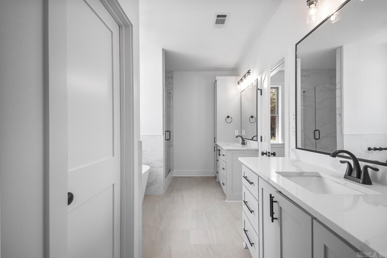 7121 Carl Moren Road. Hensley, AR 72065