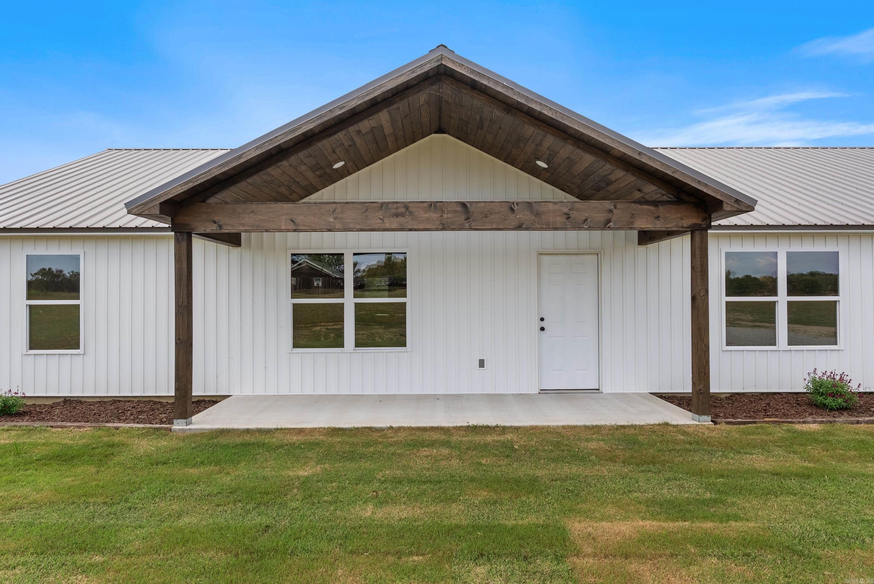 642 School Road. Rose Bud, AR 72137