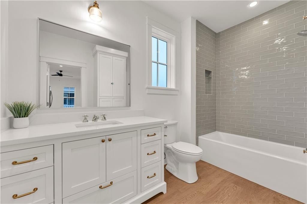 255  E 11Th  St. Fayetteville, AR 72701