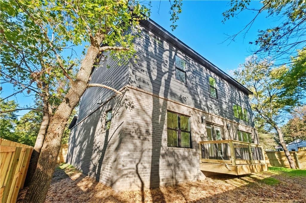 634  S Happy Hollow  Rd. Fayetteville, AR 72701