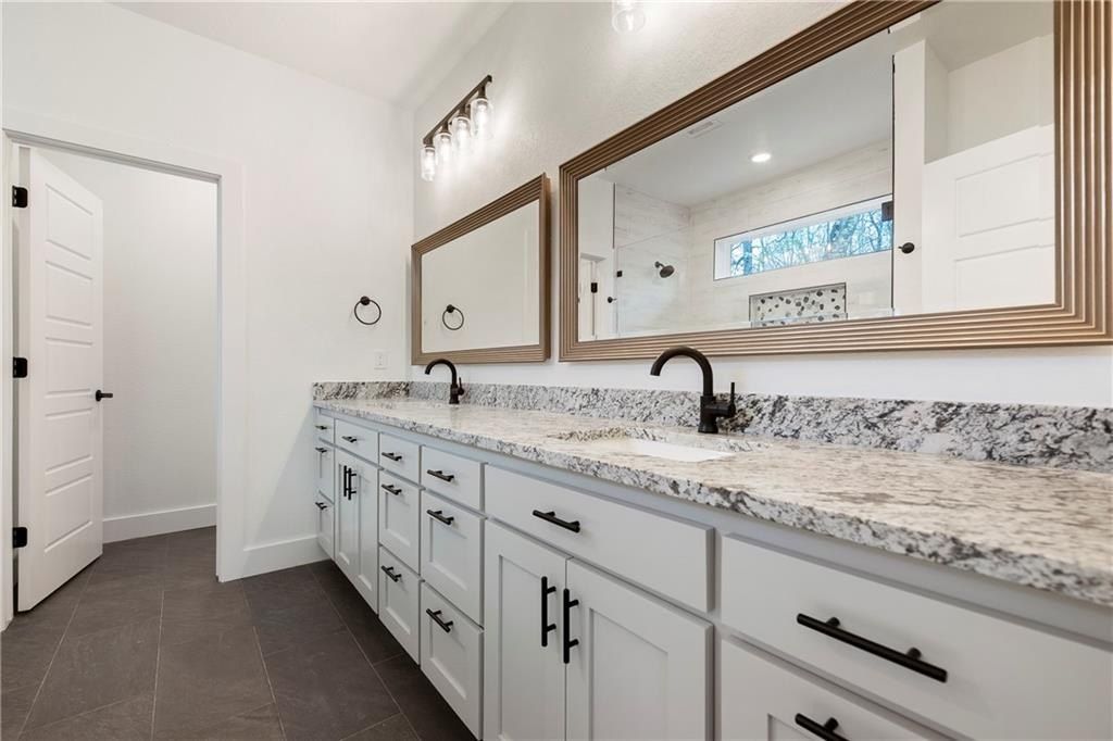 10 Knebworth  Dr. Bella Vista, AR 72714