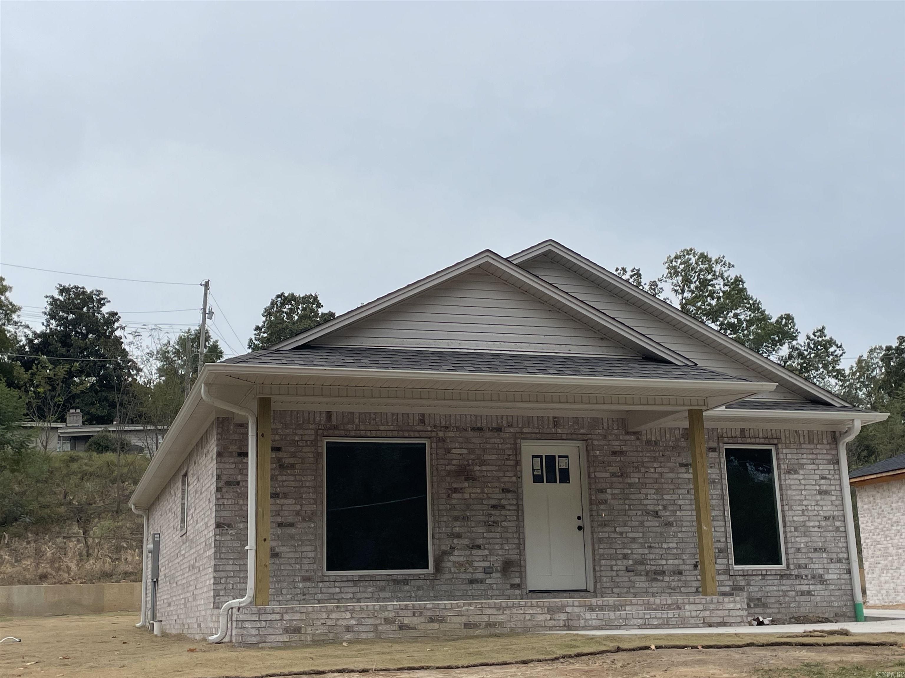 1803 HF Henson. Wynne, AR 72396