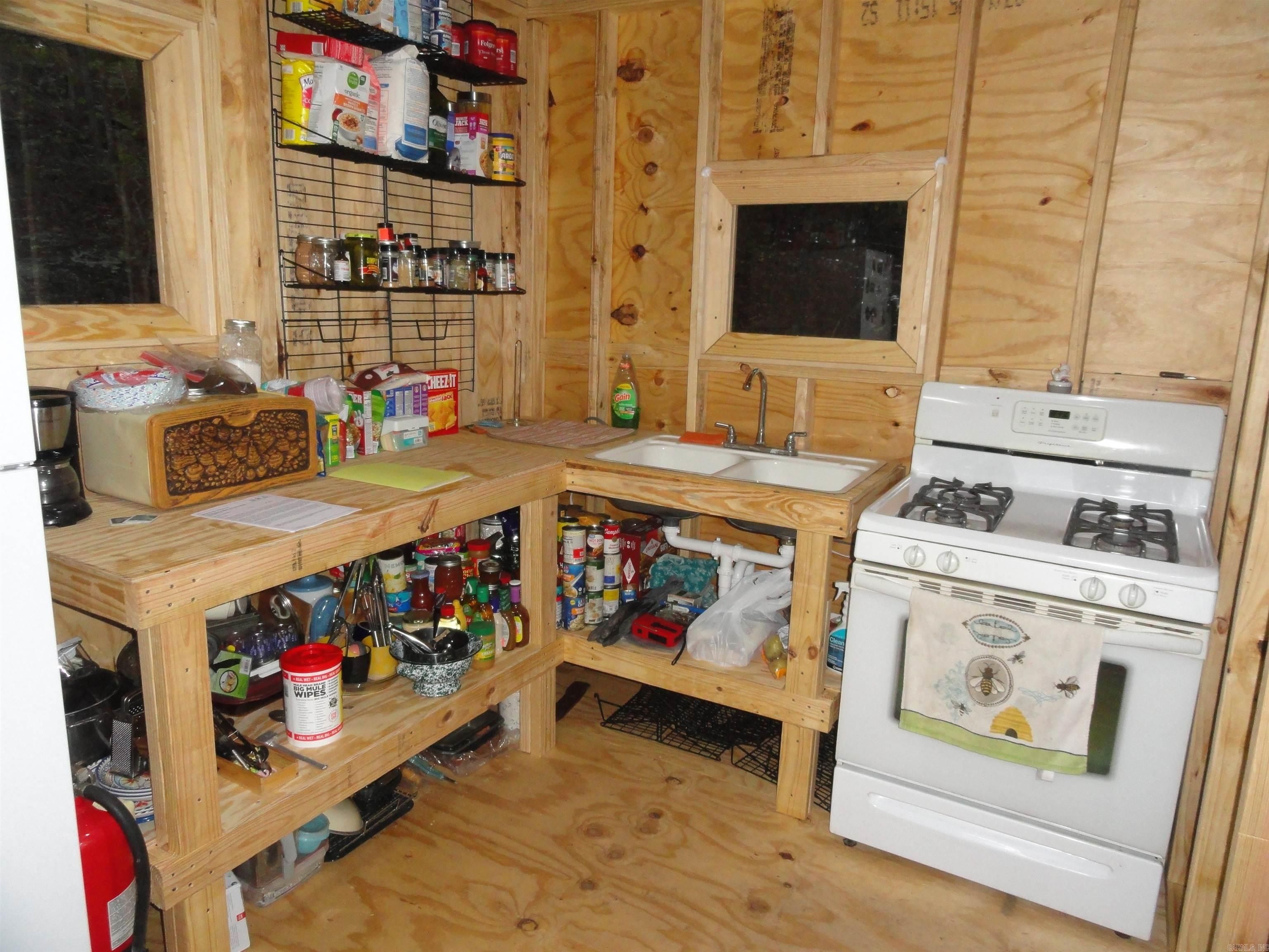 2340 Shady Grove Road. Leslie, AR 72645