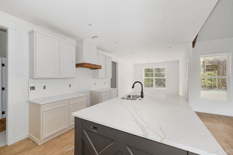 1060 Creekwood Circle. Bauxite, AR 72011