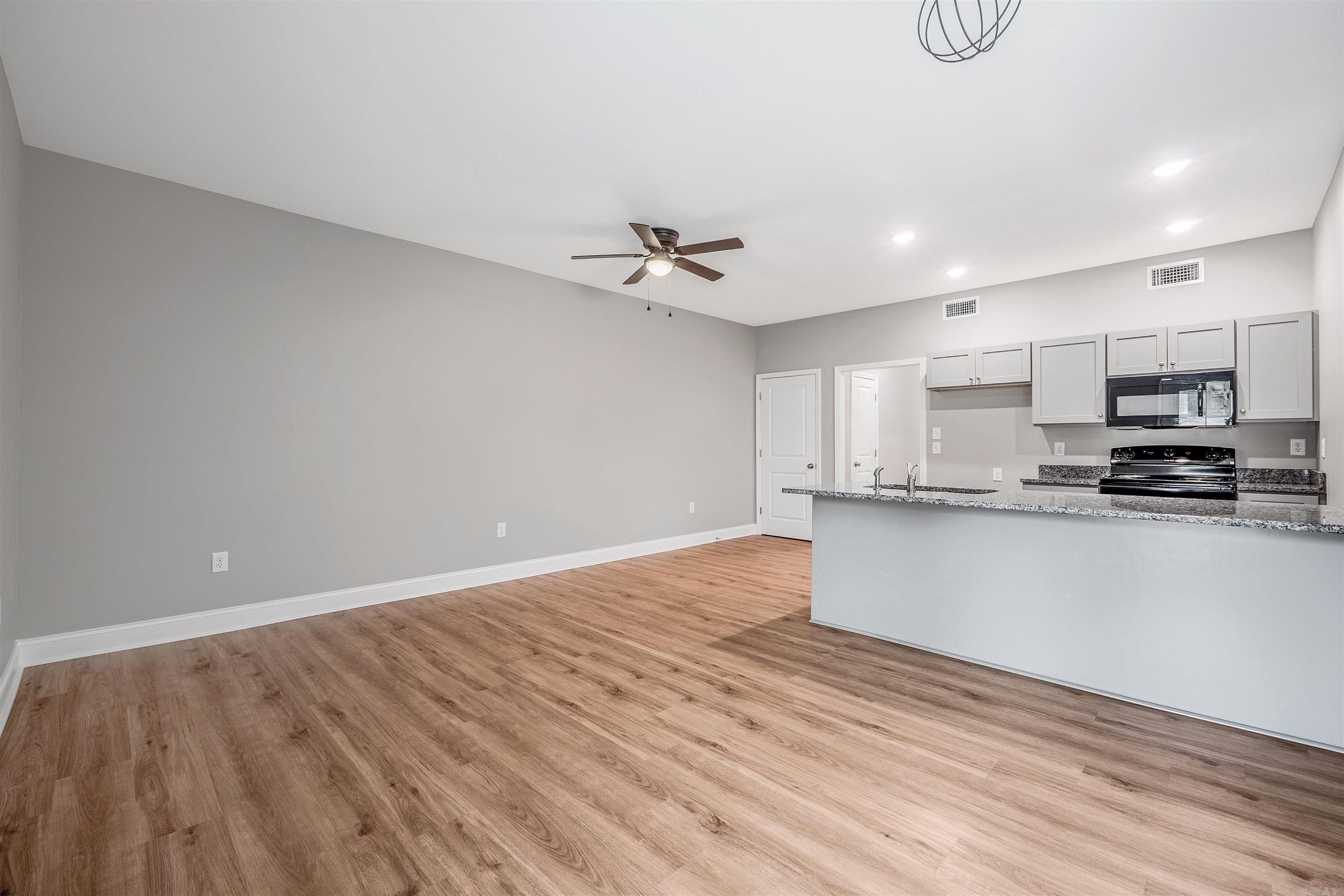 400  402 E Center Street. Jacksonville, AR 72076