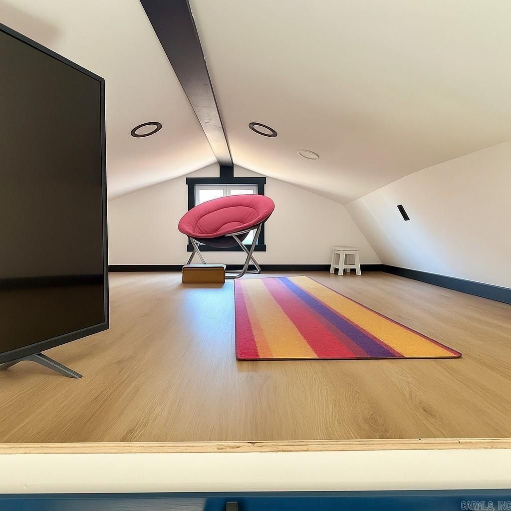 35 White Oak Lane. Pleasant Plains, AR 72568