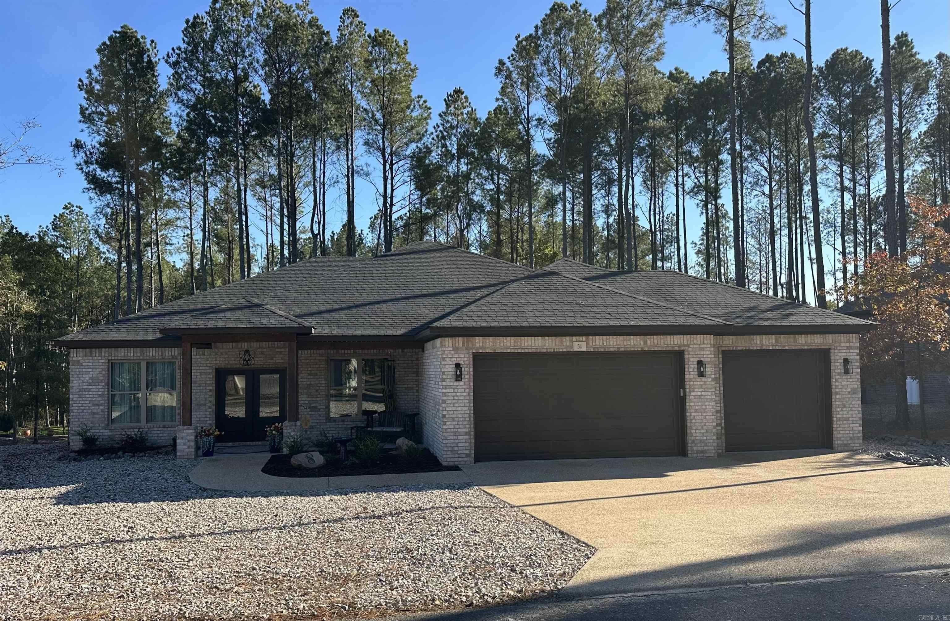 34 Victoria Lane. Hot Springs Village, AR 71909