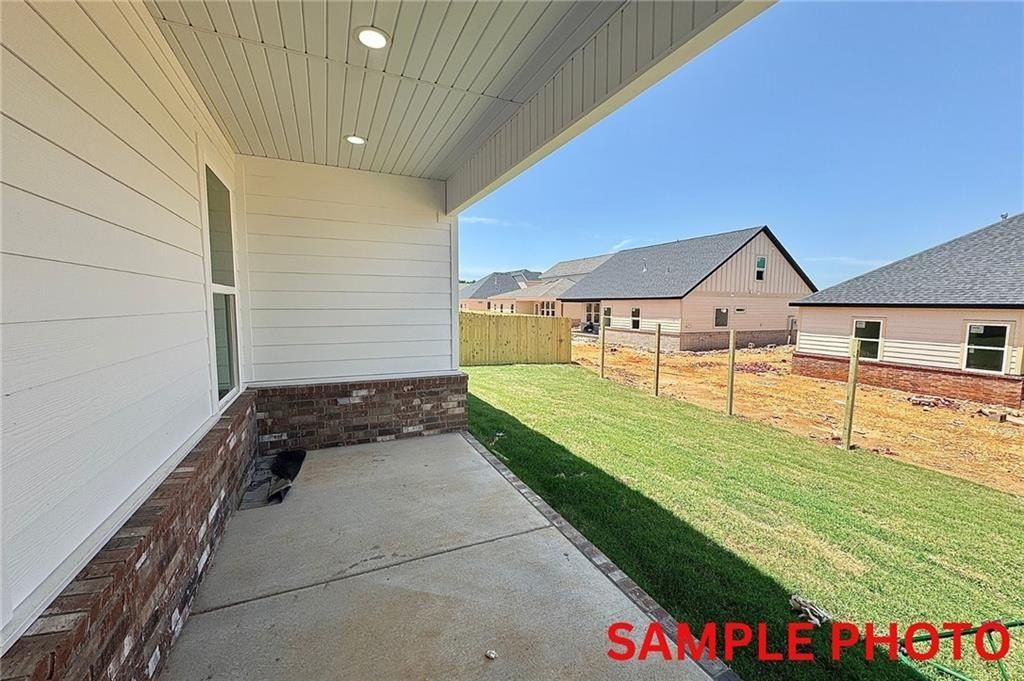 2567 Meditation  Loop. Springdale, AR 72764