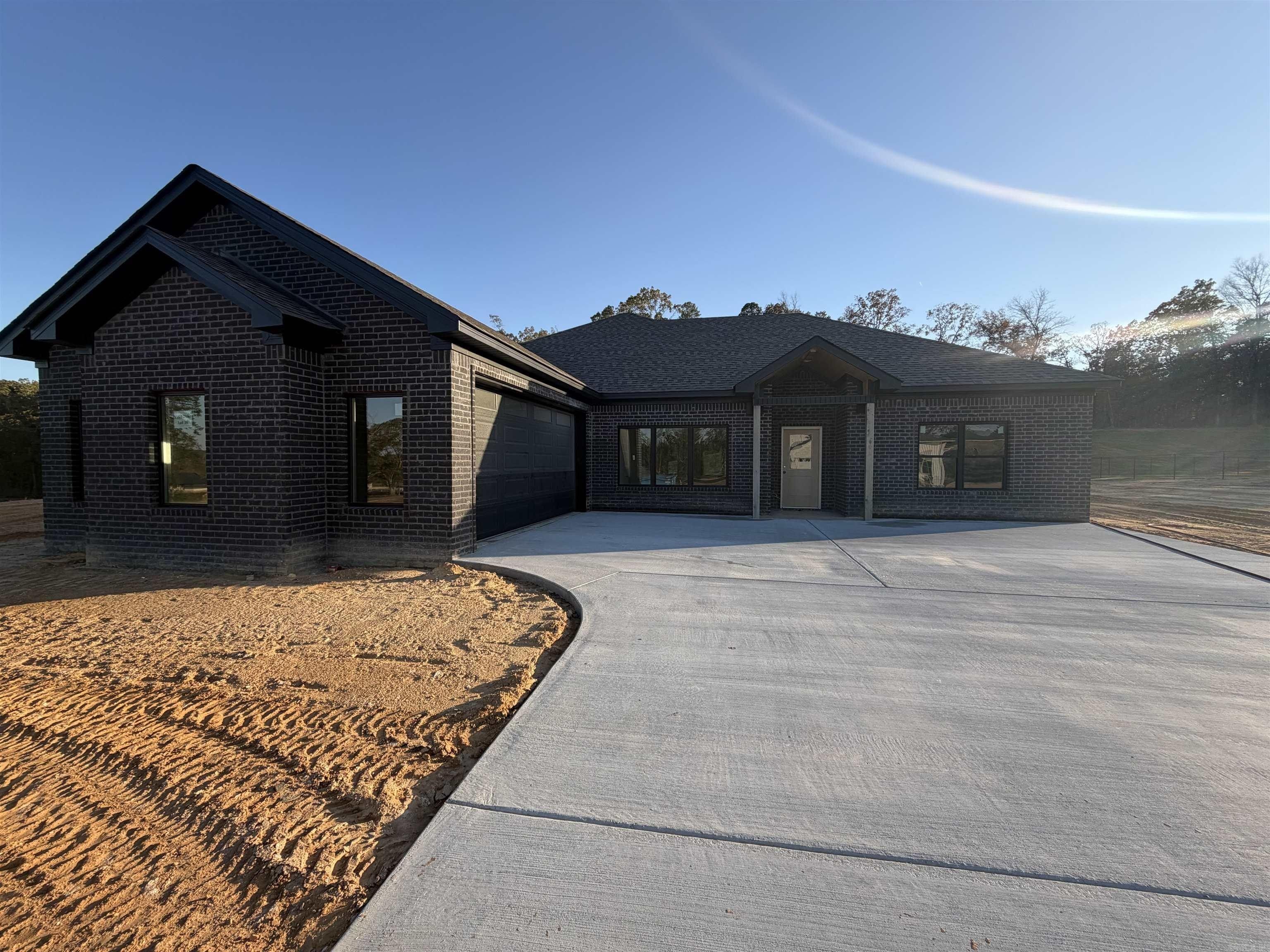 1160 Duke Drive. Bauxite, AR 72011