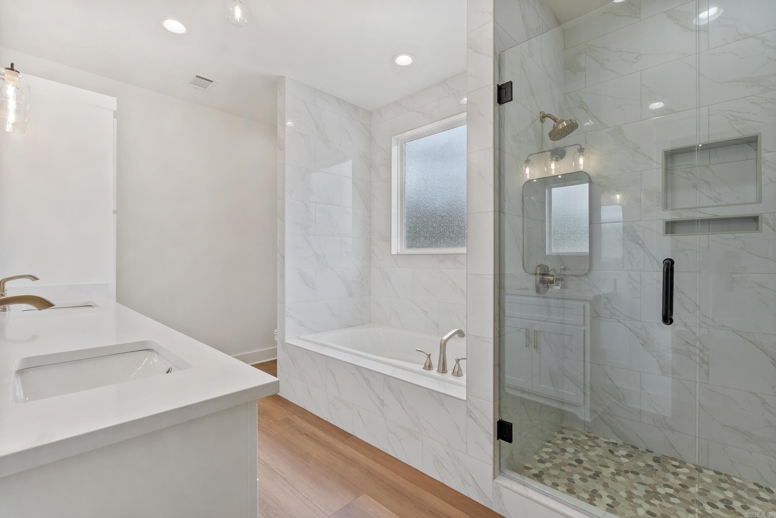 7 Avrey Lane. Greenbrier, AR 72058