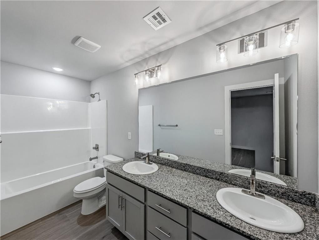 6613  6615  Nw Altus  St. Bentonville, AR 72713