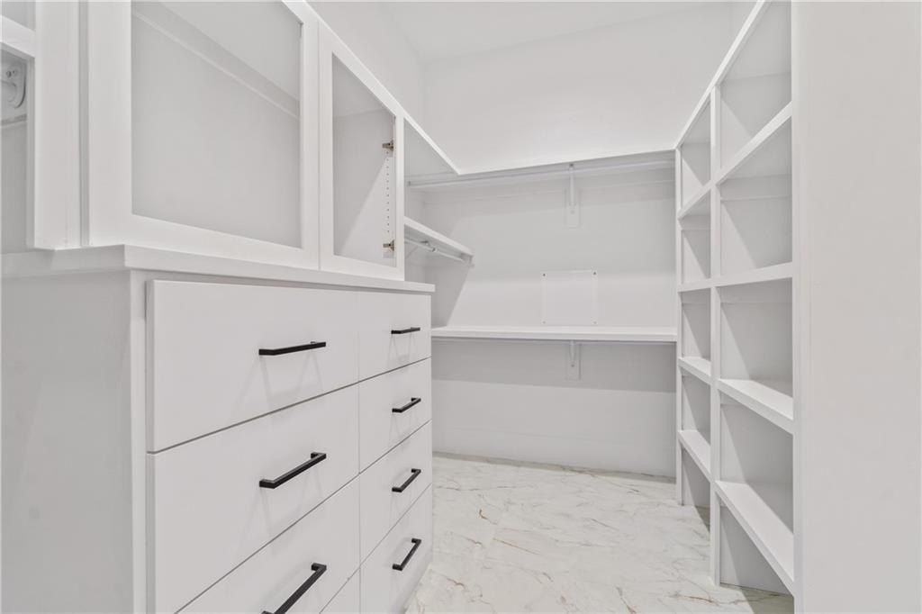 926  Se G  St. Bentonville, AR 72712