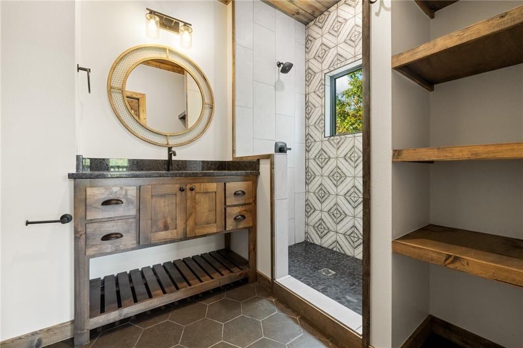 2452 Ar 74 East. Jasper, AR 72641