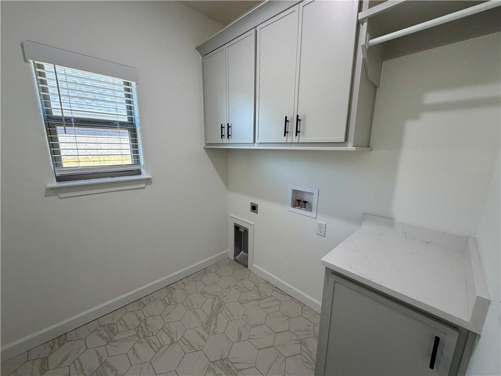 1910 Farmer  St. Pea Ridge, AR 72751